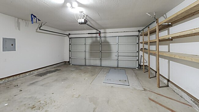 Building Photo - Very Nice 3 Bedroom 2 Bath Home in Yukon Schools