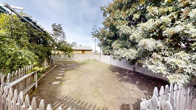 Building Photo - 4985 Curry Dr