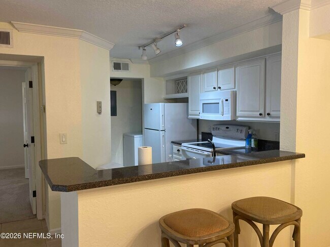 Building Photo - 805 Boardwalk Dr
