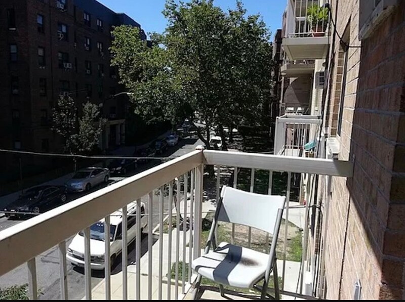 Building Photo - 141-35 Pershing Crescent