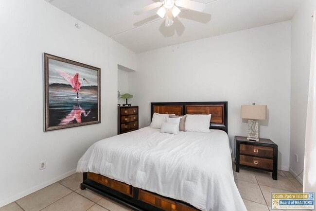 Building Photo - 5909 Padre Blvd