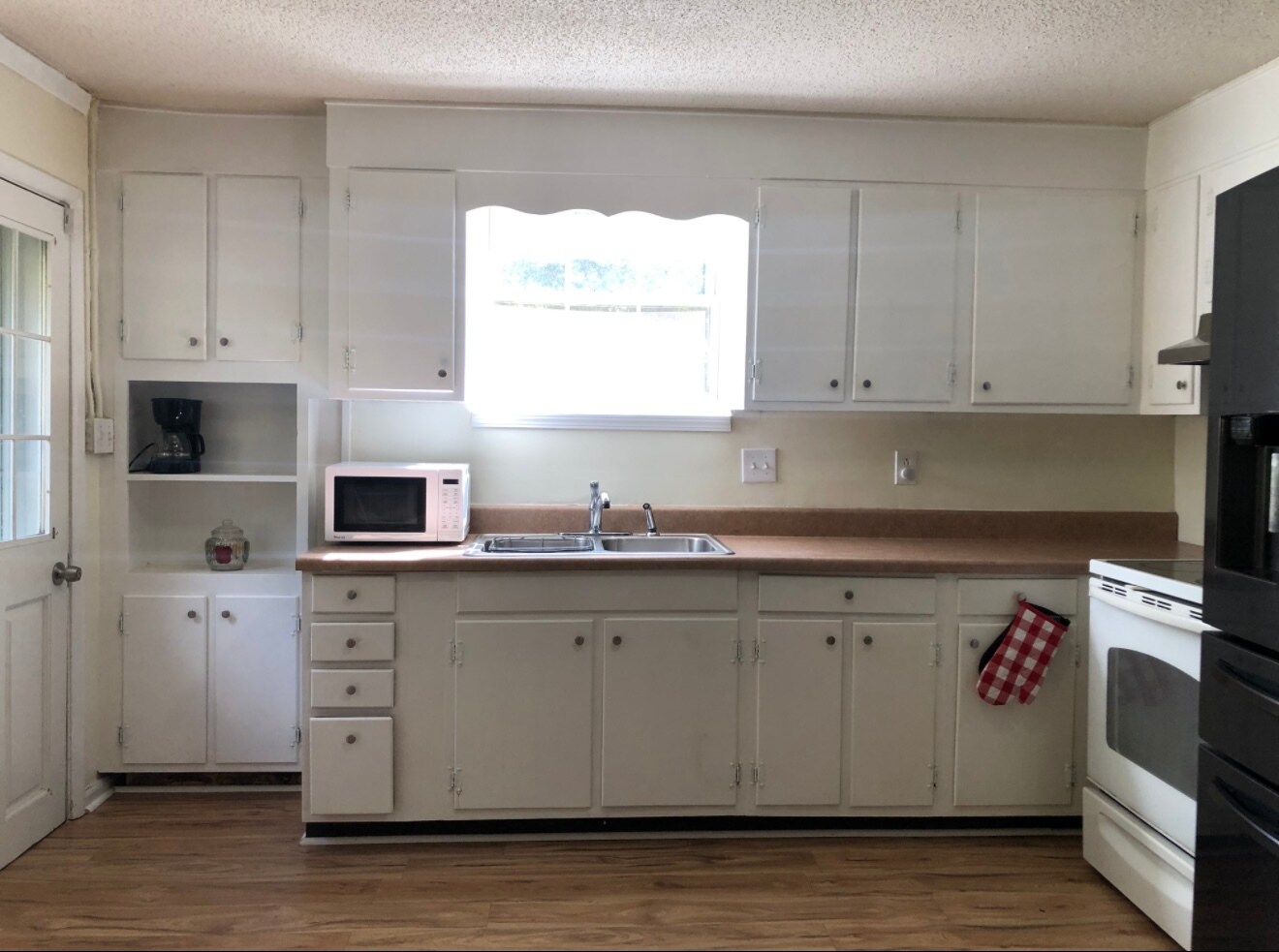 Building Photo - 8 Battery Dr