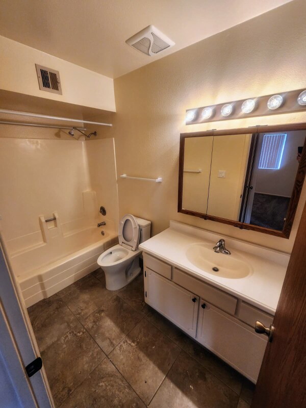 Building Photo - 1041 N Mesa Dr
