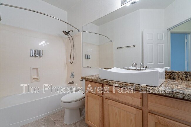Building Photo - 4663 S Oleander Dr