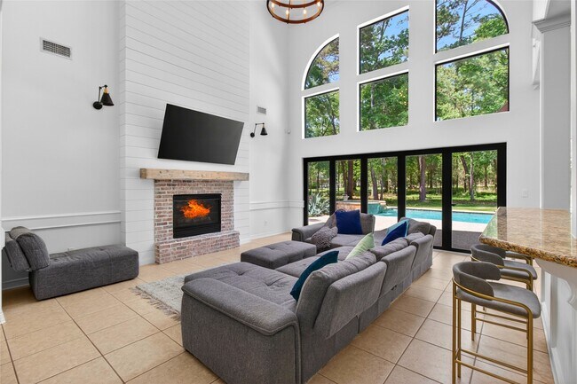 Building Photo - 10626 Crystal Cove Dr