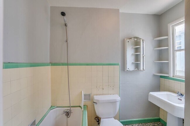 Building Photo - 2338 Channing Way