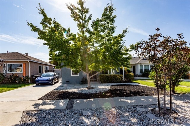 Building Photo - 4868 W 133rd St