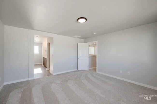 Building Photo - 812 Strike Eagle St