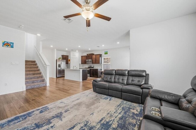 Building Photo - 1733 Catahoula Dr
