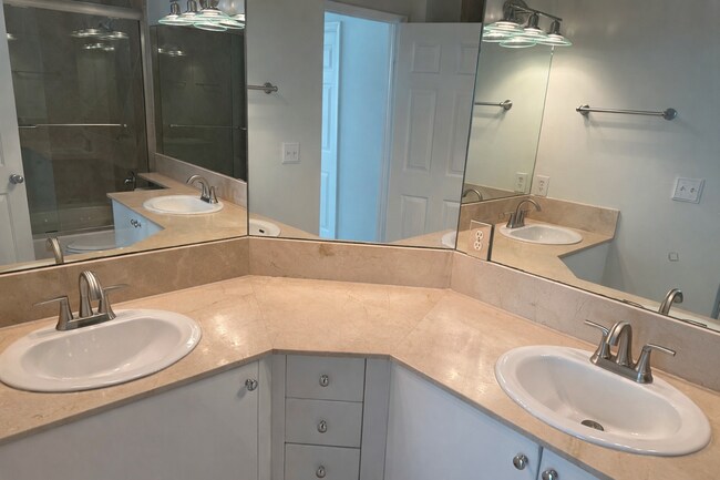 Building Photo - 356 Moorings Dr