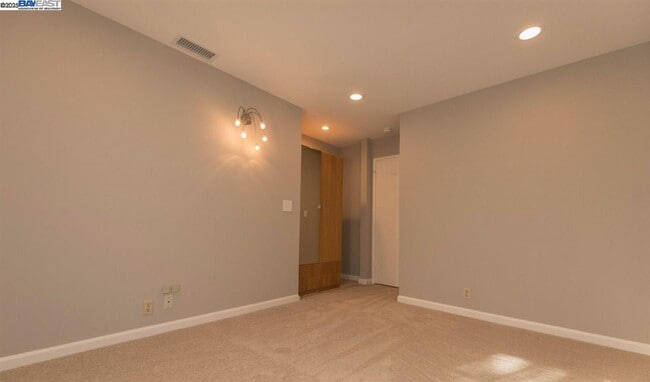Building Photo - 39610 Benavente Ave