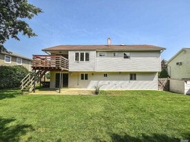 Building Photo - 66 Smith St