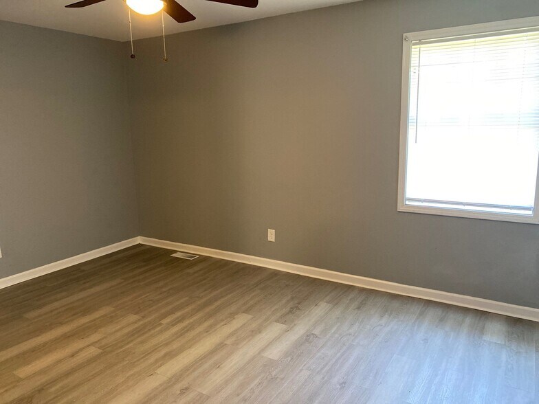 Building Photo - 87 Hillshire Dr
