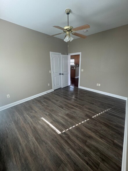 Building Photo - 1305 Florence St