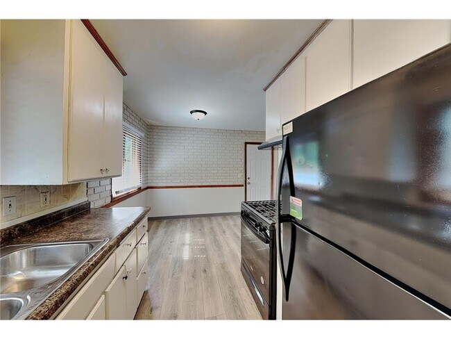Building Photo - 11255 Arrowhead St NW
