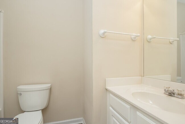 Building Photo - 3075 Woodbridge Ln