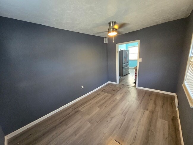 Building Photo - Four Bedroom Two Bathroom House in East Cl...