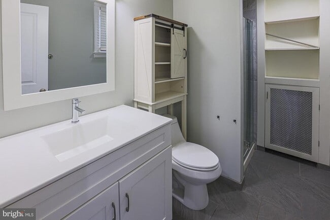 Building Photo - 8 Irving Pl