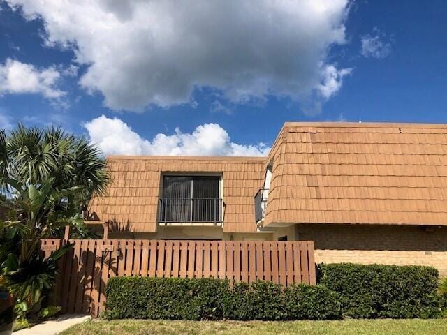 Primary Photo - 5972 SE Riverboat Dr