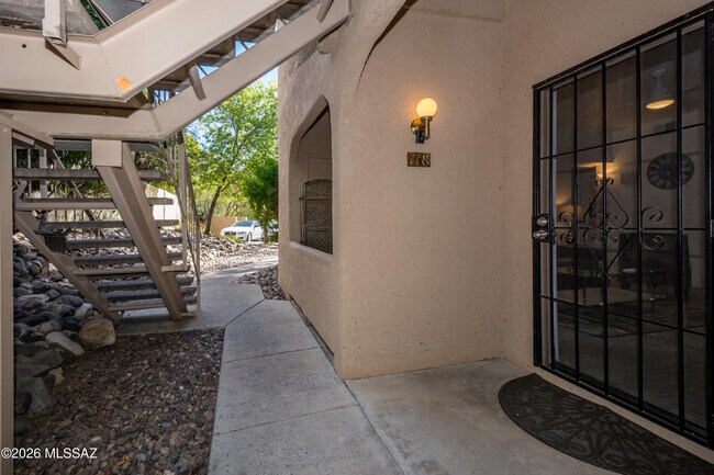 Building Photo - 5750 N Camino Esplendora