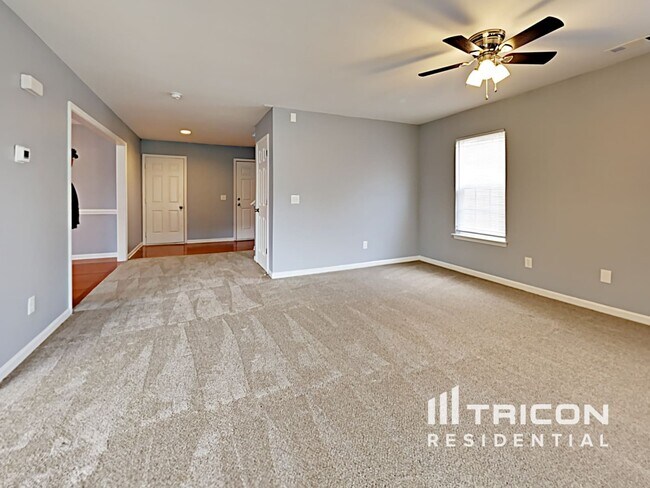 Building Photo - 1106 Delander Ln