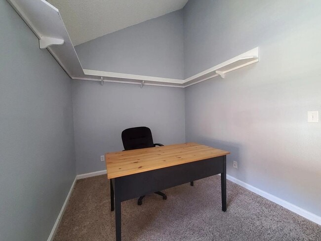 Building Photo - Charming 3BR Townhome in Denver