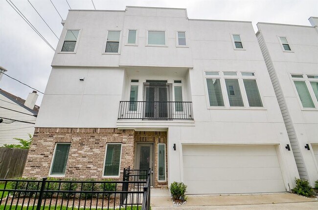 Building Photo - 5903 Val Verde St