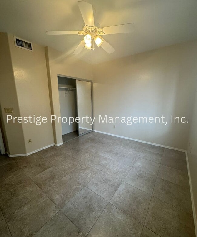 Building Photo - Stunning 3-bedroom 2-bathroom home in a ga...