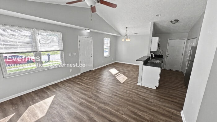 Building Photo - 1475 Pineland Ct