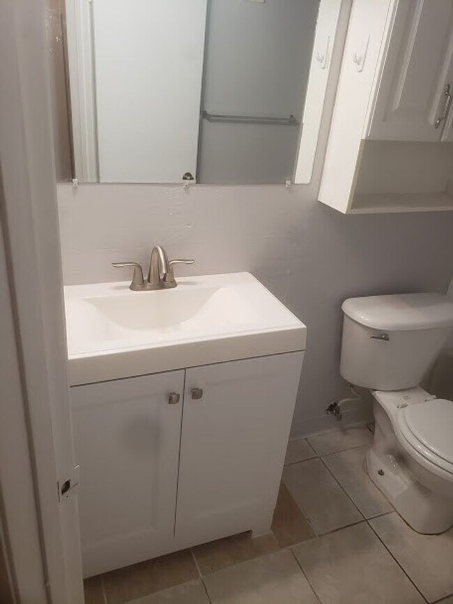 Building Photo - COMING SOON! 1 BED 1 BATH IN THE HEART OF SUNRISE