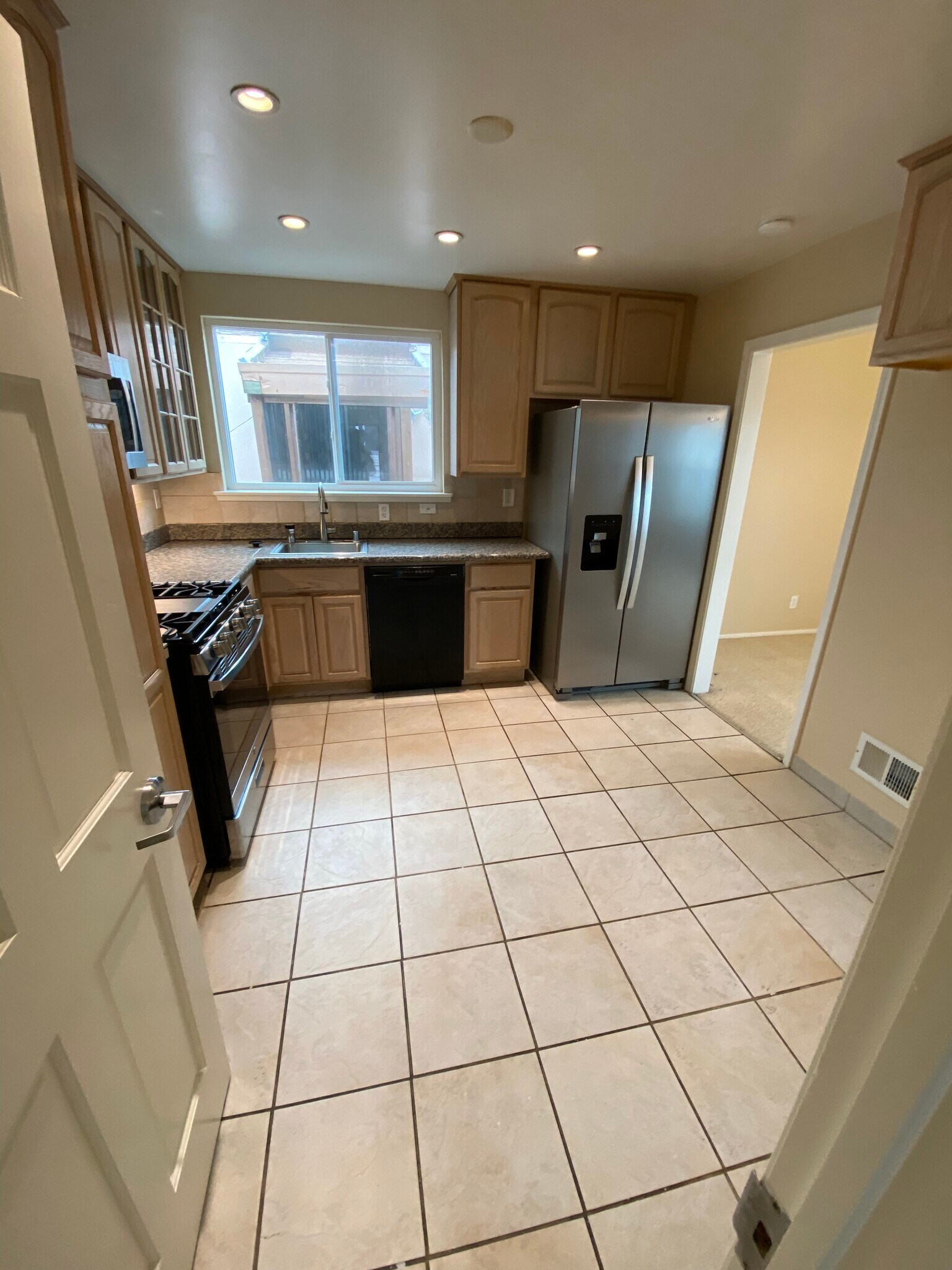 Kitchen - 258 Canterbury Ave