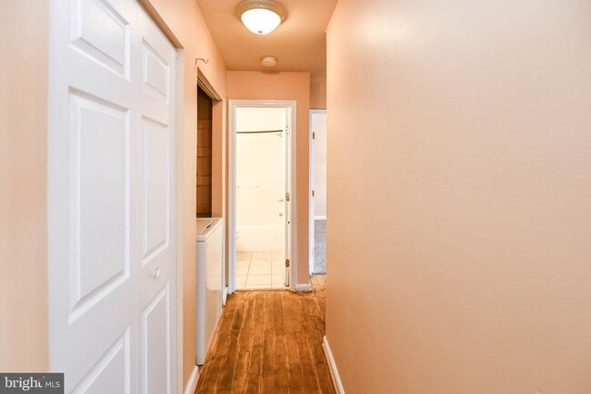 Building Photo - 5005 D St SE