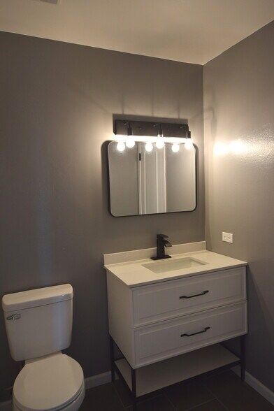 Building Photo - 1259 Inverrary Ln