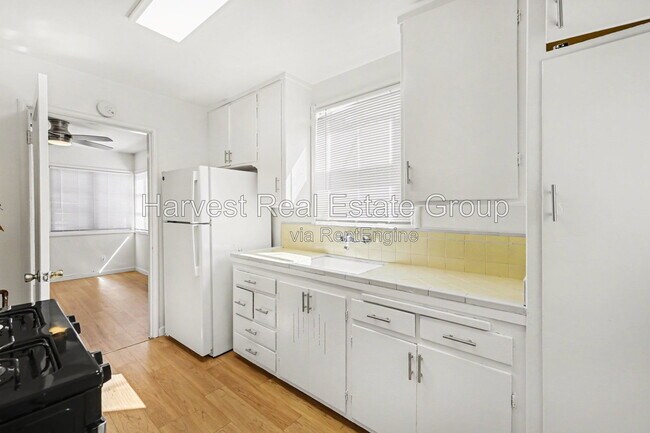 Building Photo - 2233 Ninth St