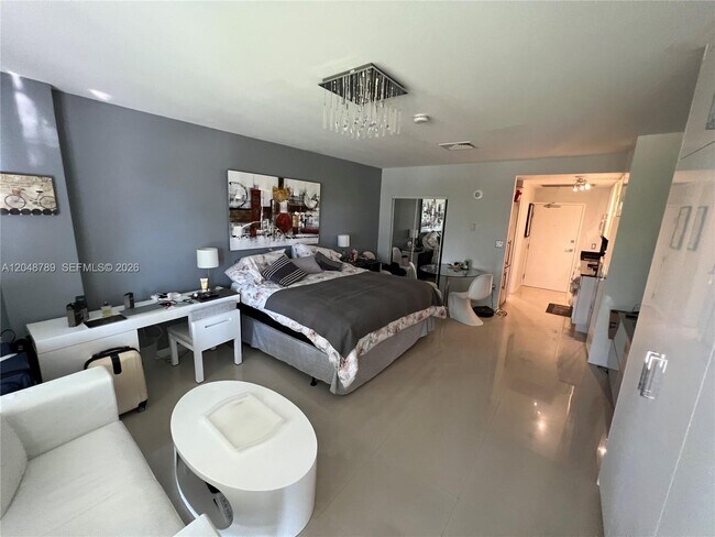 Building Photo - 10275 Collins Ave