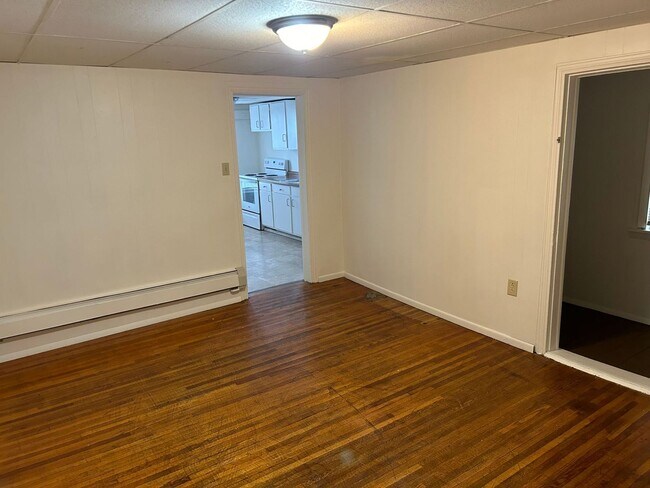 Building Photo - 118 S Main St