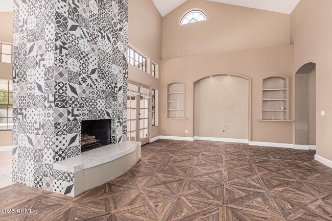 Building Photo - 9665 E Cochise Dr