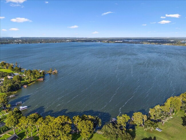 Building Photo - 3824 Gaines Dr