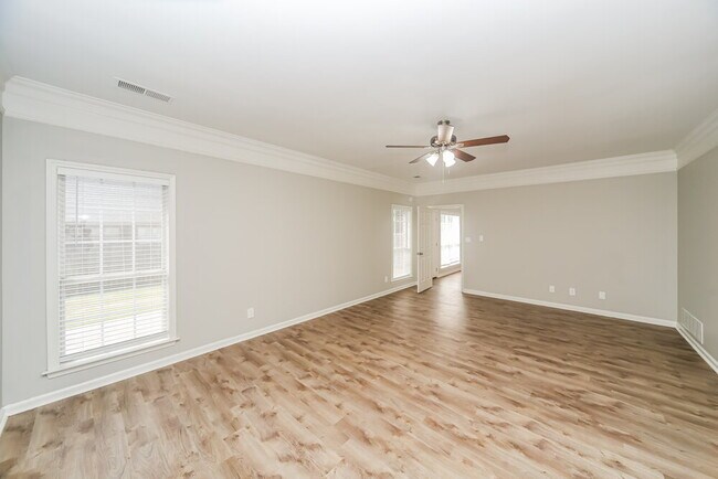 Building Photo - 6423 Cheyenne Dr