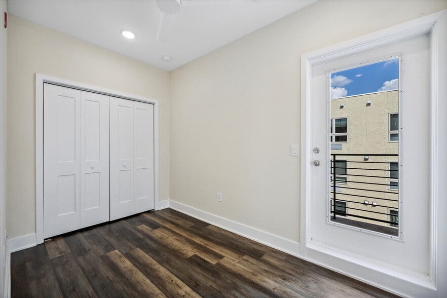 Building Photo - 1804 W Berks St