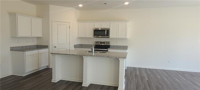 Building Photo - 132 Verona Dr NW