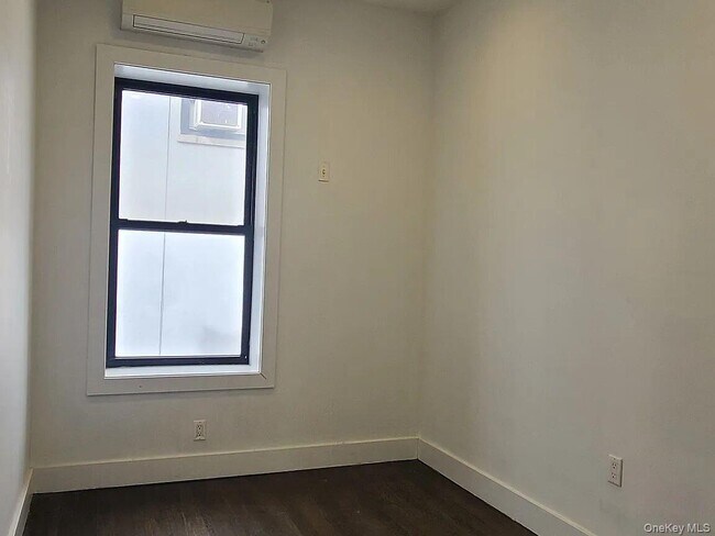 Building Photo - 550 Howard Ave