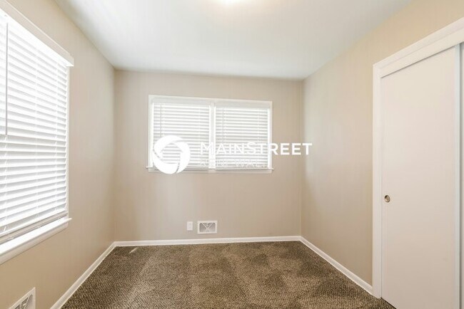 Building Photo - 3 Bedroom Pet-Friendly Home in Belton, MO ...