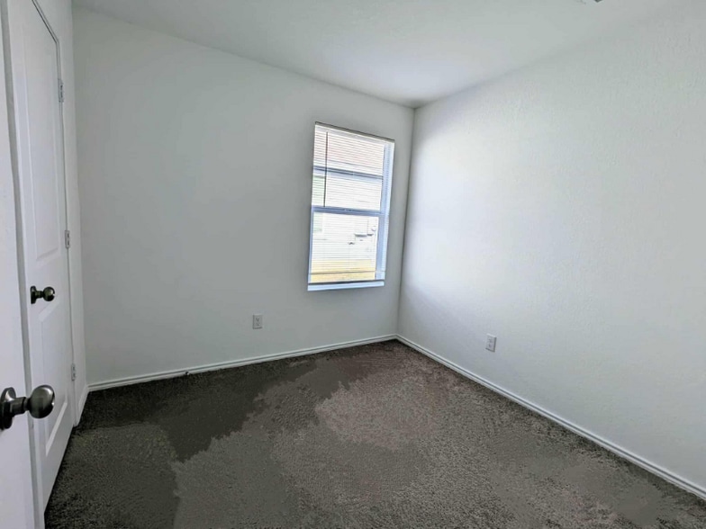 Building Photo - 5730 Repeating Wy