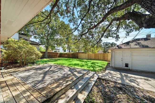 Building Photo - 3115 Glen Haven Blvd