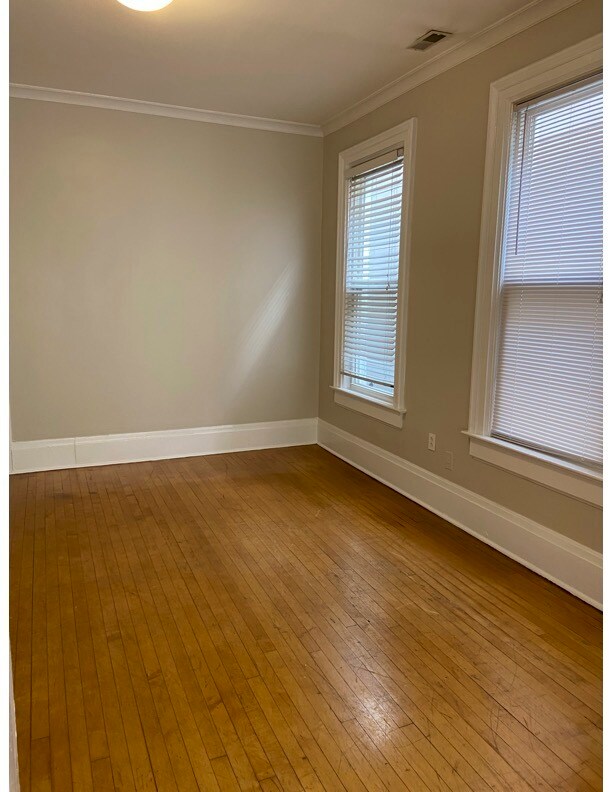 Building Photo - 2419 N Talman Ave
