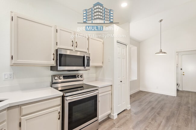 Building Photo - 234 N Heritage Dr