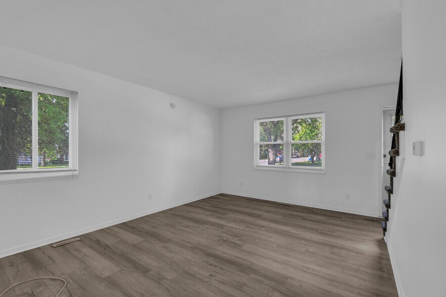 Building Photo - 3702 NE 69th St