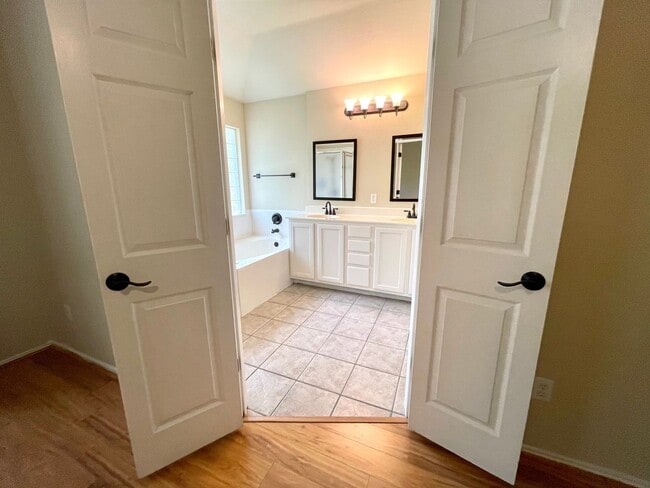 Building Photo - Well-Maintained 3 bedroom, 2 bathroom in Northwood