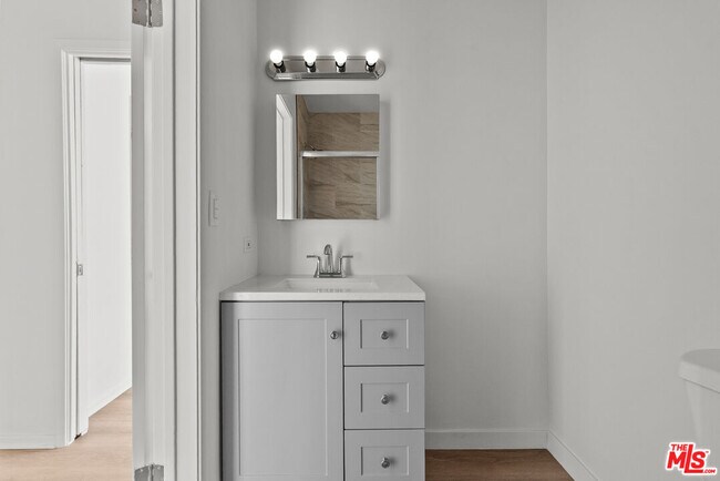 Building Photo - 628 Huntley Dr